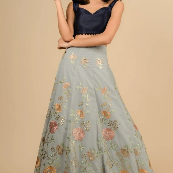 Langha Set (Skirt + Blouse) + Free Jewelry - Picture 1 of 3